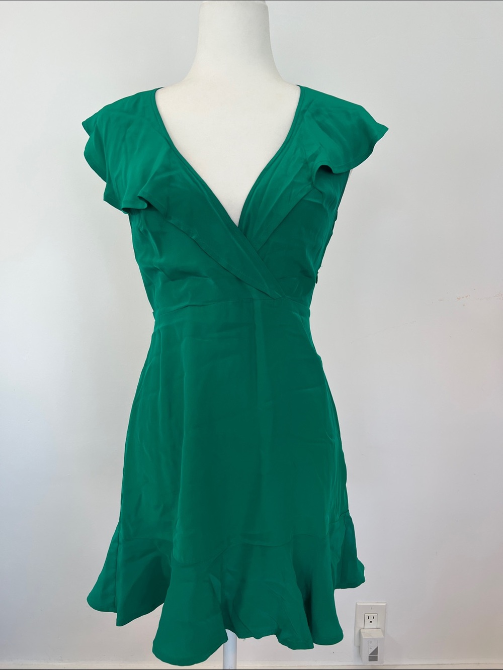 Viereck Silk Green V-Neck Ruffle Sleeve Dress